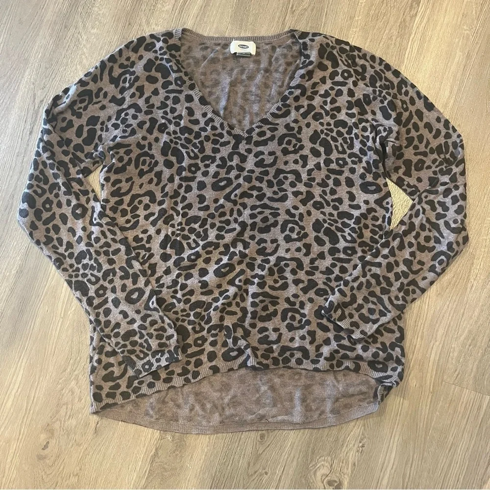 Old Navy Leopard Print Sweater Size Medium